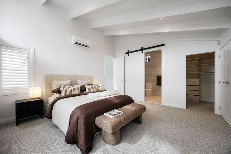 Photo of property in 47 Masterton Road, Rothesay Bay, Auckland, 0630