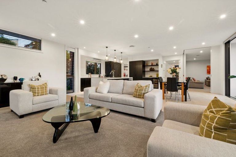 Photo of property in 29 Oscar Road, Greenhithe, Auckland, 0632