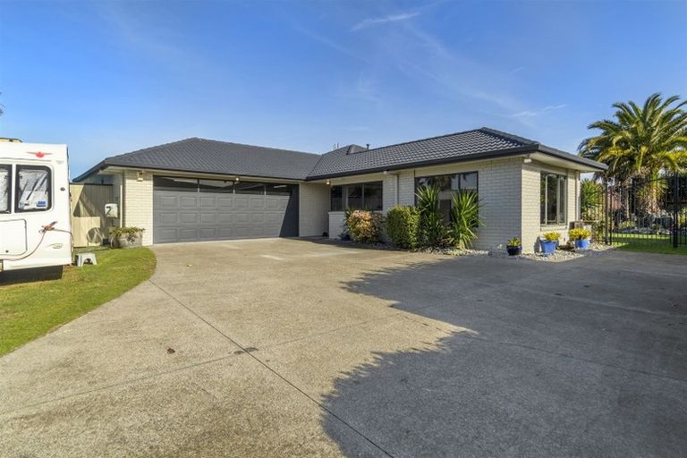 Photo of property in 24 Carribean Place, Papamoa Beach, Papamoa, 3118