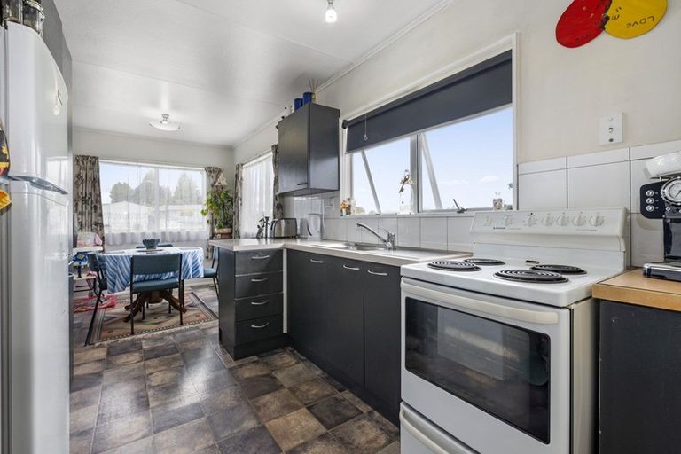 Photo of property in 2 Jet Place, Pukehangi, Rotorua, 3015