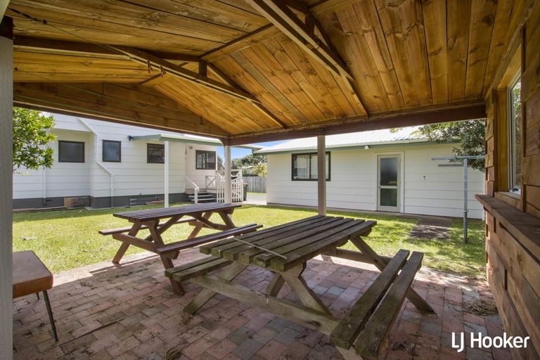 Photo of property in 1 Patterson Place, Waihi Beach, 3611