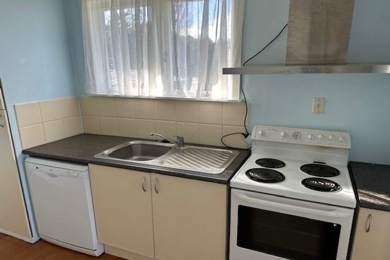 Photo of property in 9 Winifred Avenue, Bayview, Auckland, 0629