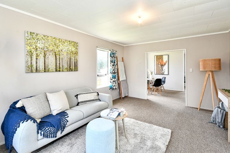 Photo of property in 10 Seaview Rise, Waiuku, 2123