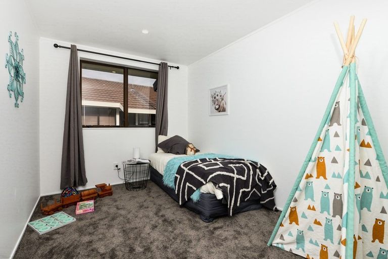 Photo of property in 4b Kentucky Crescent, Nawton, Hamilton, 3200