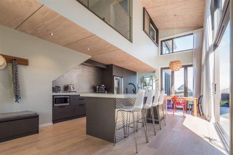 Photo of property in 18 Oceanview Road, Mount Maunganui, 3116