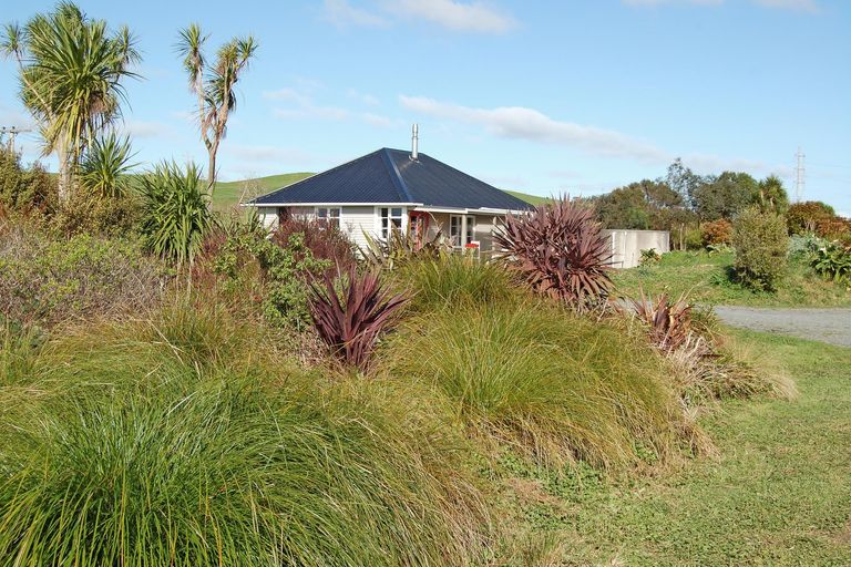 Photo of property in 126 Oneriri Road, Kaiwaka, 0573