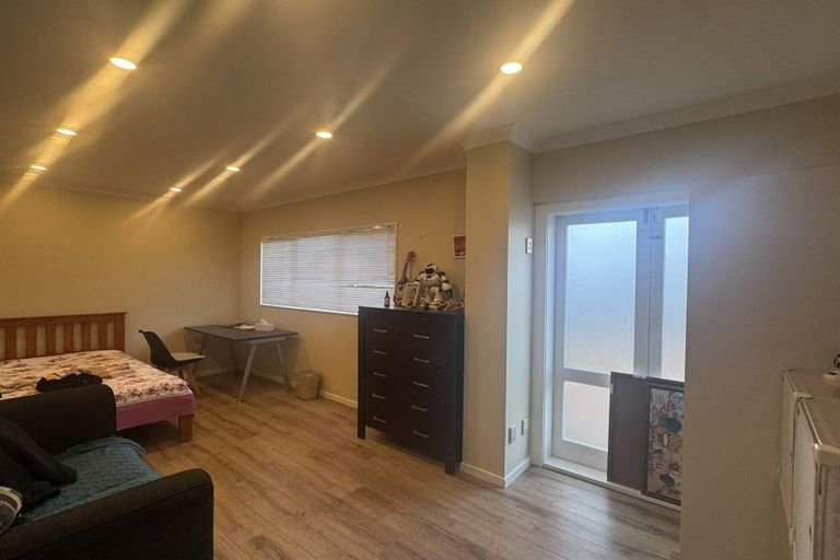 Photo of property in 2/18 Stanley Avenue, Milford, Auckland, 0620