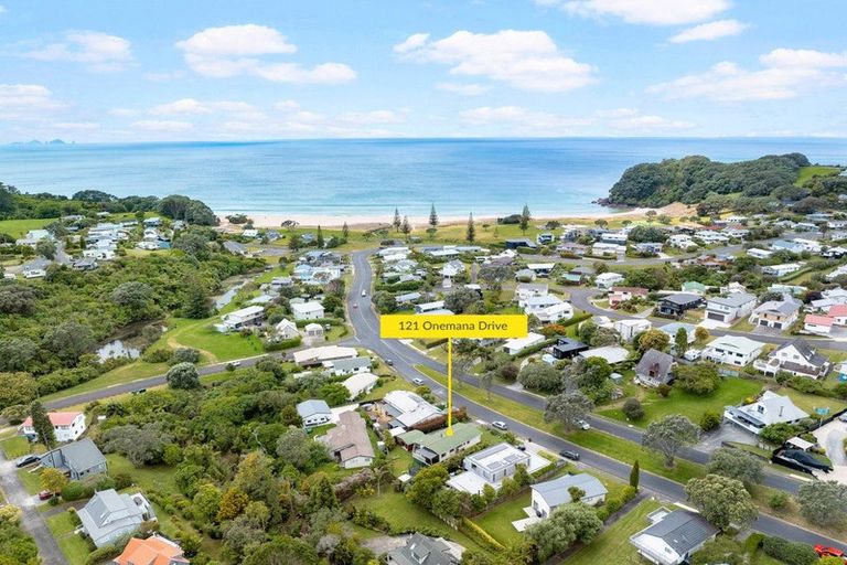 Photo of property in 121 Onemana Drive, Onemana, Whangamata, 3691