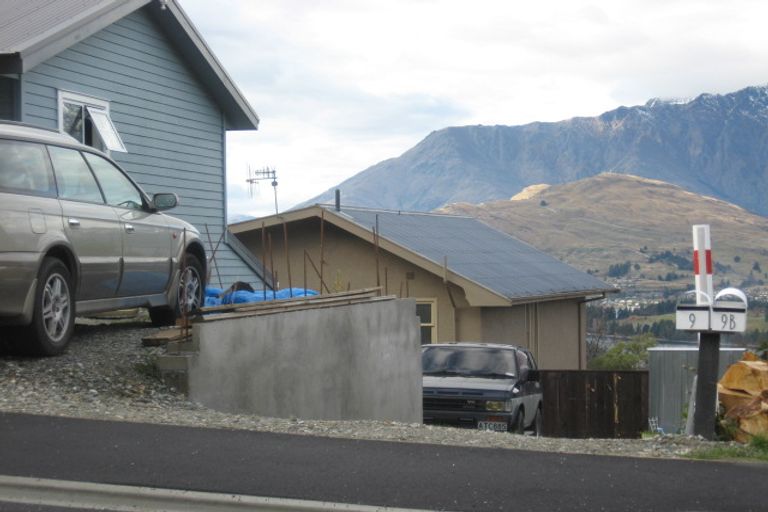 Photo of property in 9 Avalon Crescent, Fernhill, Queenstown, 9300