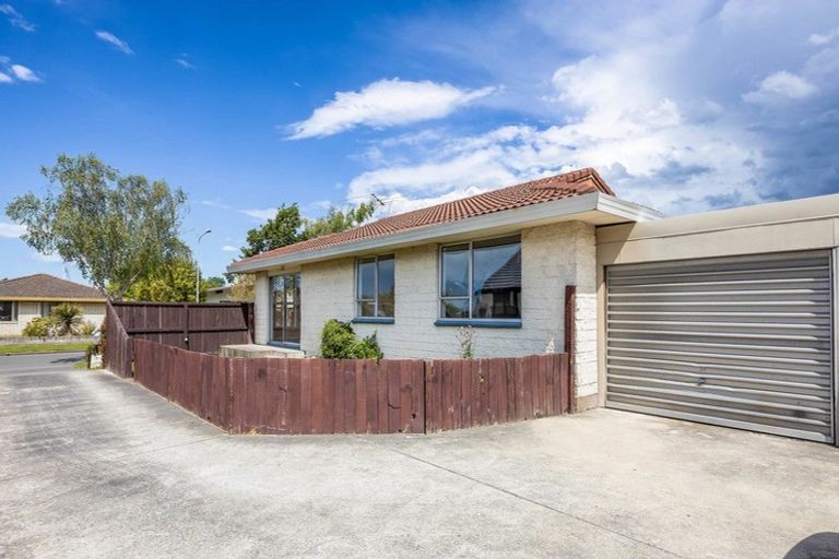 Photo of property in 1/12 Shannon Place, Belfast, Christchurch, 8051