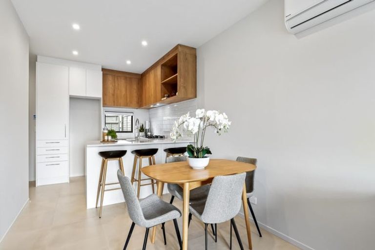 Photo of property in 14 Port Way, Rosehill, Papakura, 2113