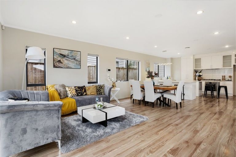 Photo of property in 11 Evelina Lane, Flat Bush, Auckland, 2019