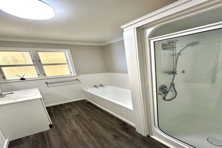 Photo of property in 1 Highfield Place, Levin, 5510