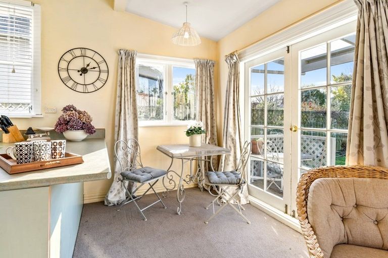 Photo of property in 5 Nile Street, Saint Clair, Dunedin, 9012