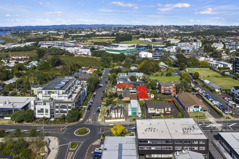 Photo of property in 1/19 Huron Street, Takapuna, Auckland, 0622
