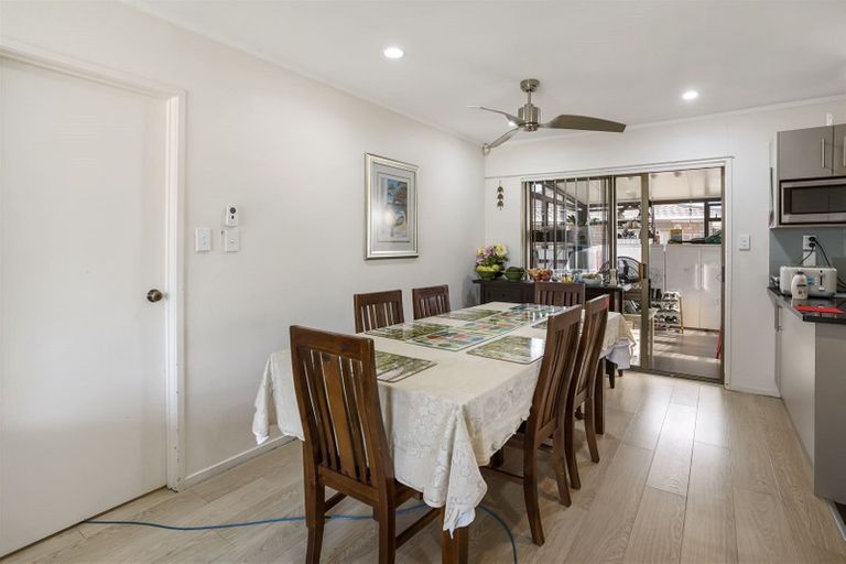 Photo of property in 1/5 Colleen Norma Place, Half Moon Bay, Auckland, 2012