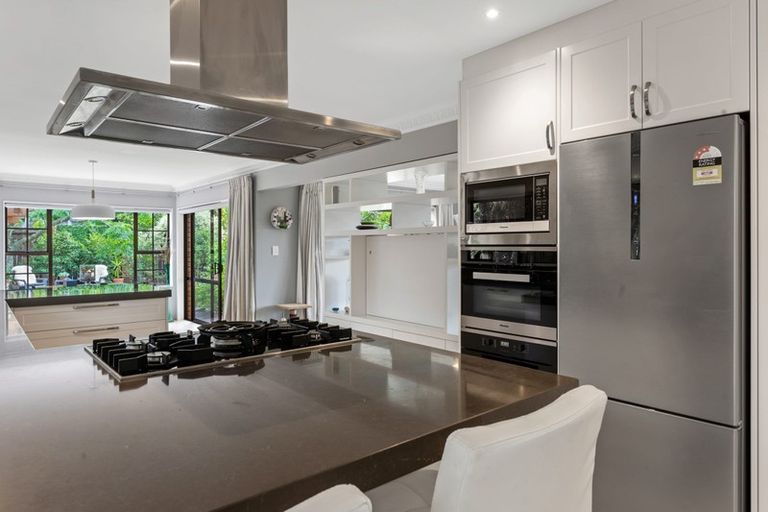 Photo of property in 25 Homewood Place, Chatswood, Auckland, 0626