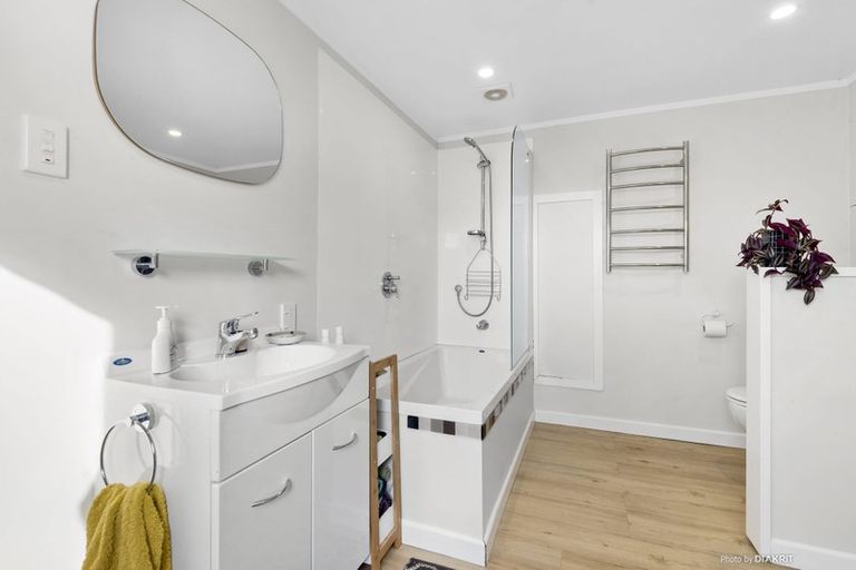 Photo of property in 10 Carlton Street, Melrose, Wellington, 6023