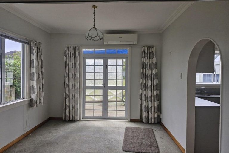 Photo of property in 7 Wilton Street, Westown, New Plymouth, 4310