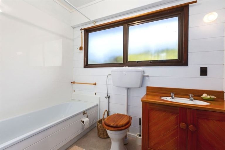 Photo of property in 88 Motuhara Road, Plimmerton, Porirua, 5026