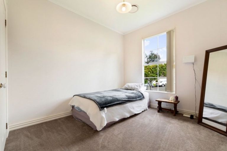 Photo of property in 14 Marguerita Place, West Harbour, Auckland, 0618