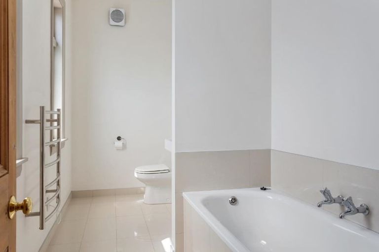 Photo of property in 145 Holly Road, St Albans, Christchurch, 8014