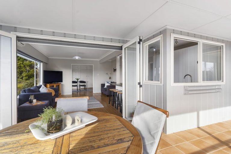 Photo of property in 3 Sea View Terrace, Cockle Bay, Auckland, 2014