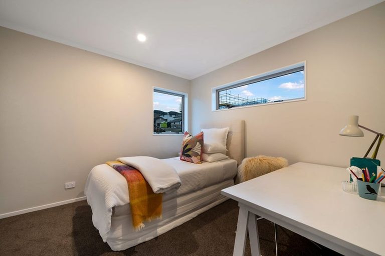 Photo of property in 33 Barrel Crescent, Swanson, Auckland, 0614