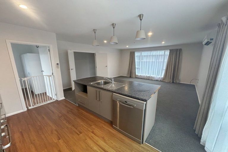 Photo of property in 2/402a Wairakei Road, Burnside, Christchurch, 8053