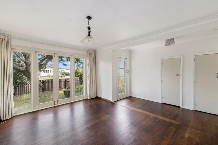 Photo of property in 13 Saint Annes Street, Levin, 5510