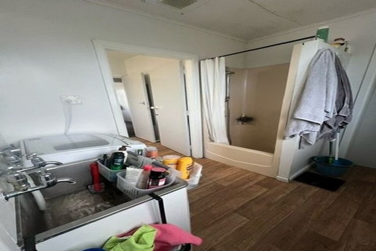 Photo of property in 85 Memorial Avenue, Ilam, Christchurch, 8053