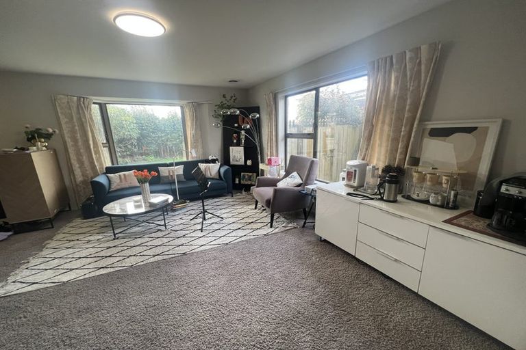 Photo of property in 2/7 Rhyl Place, Bryndwr, Christchurch, 8053