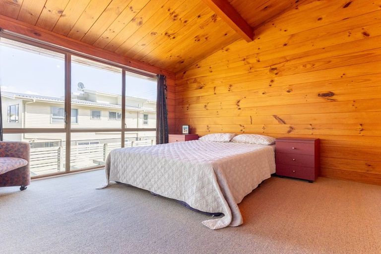 Photo of property in 6 Tahi Road, Paraparaumu Beach, Paraparaumu, 5032