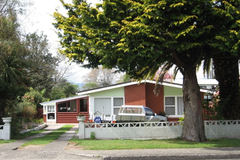 Photo of property in 104 Grand Vue Road, Kawaha Point, Rotorua, 3010