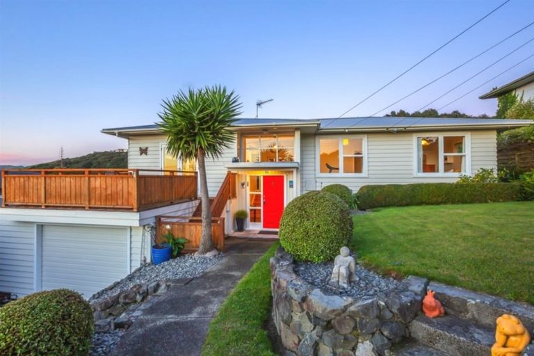 Photo of property in 4 Taupo Crescent, Plimmerton, Porirua, 5026