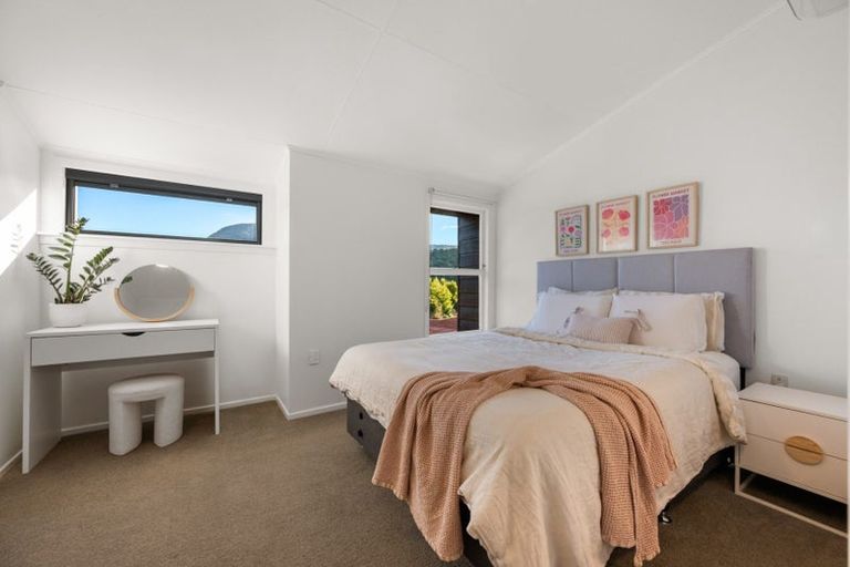 Photo of property in 33 Milton Terrace, Picton, 7220