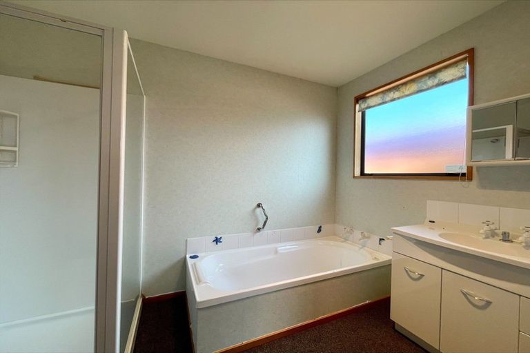 Photo of property in 77 Temple Crescent, Gleniti, Timaru, 7910