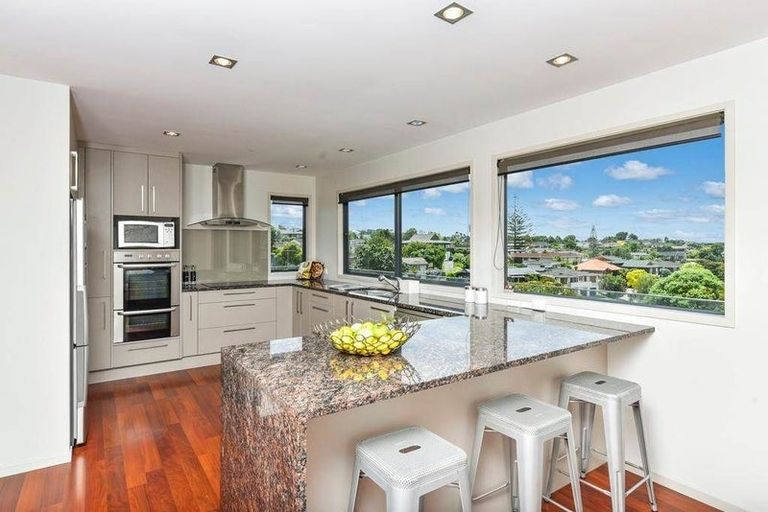 Photo of property in 7a Elizabeth Place, Mairangi Bay, Auckland, 0630