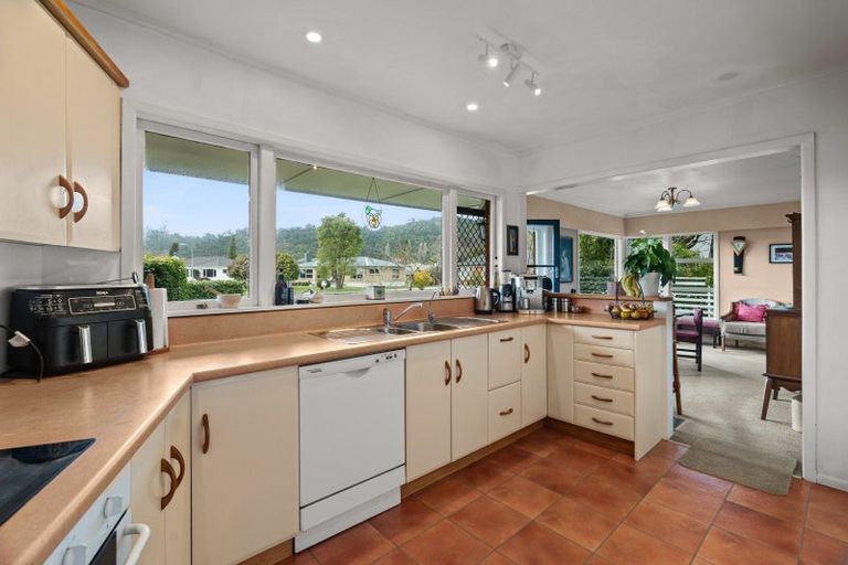 Photo of property in 10 Halberg Crescent, Whakatane, 3120