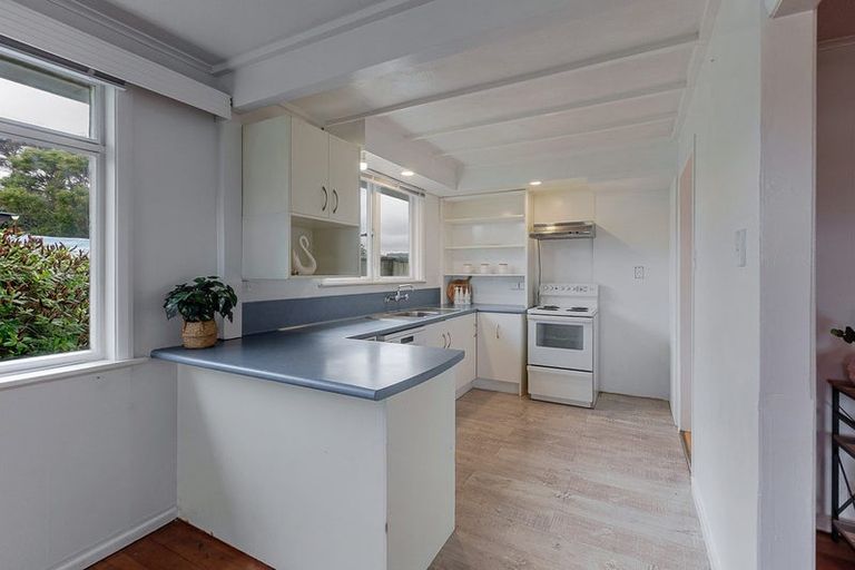 Photo of property in 12 Kiwi Road, Raumati Beach, Paraparaumu, 5032