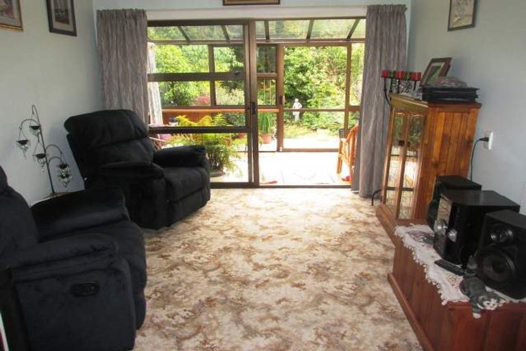 Photo of property in 35 Davis Street, Reefton, 7830