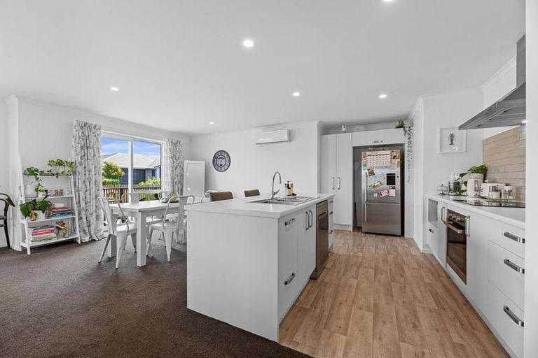 Photo of property in 27 Raynor Crescent, Pyes Pa, Tauranga, 3112