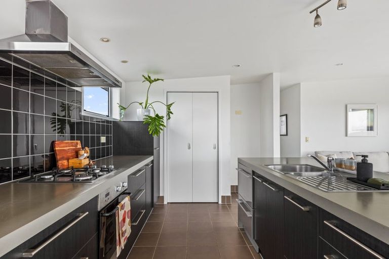 Photo of property in 15 Halyard Place, Te Atatu Peninsula, Auckland, 0610