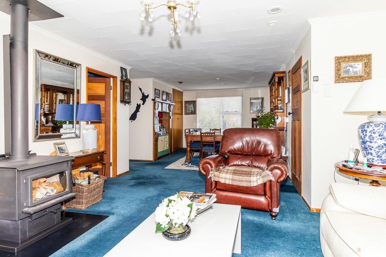 Photo of property in 12 Parsonage Road, Waimate, 7924