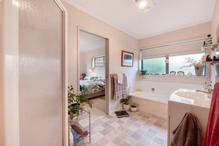 Photo of property in 5 Oteki Park Drive, Welcome Bay, Tauranga, 3112