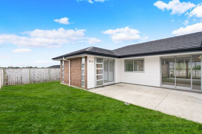 Photo of property in 21 Pyne Crescent, Pokeno, 2402
