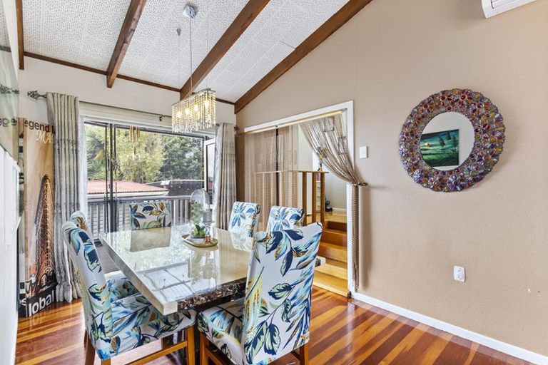 Photo of property in 53 Chatsworth Crescent, Pakuranga Heights, Auckland, 2010