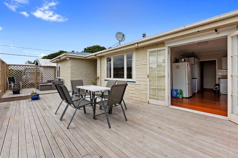 Photo of property in 16 Cumming Street, Okato, 4335