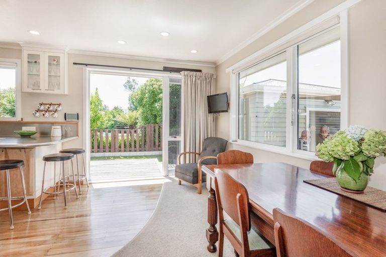 Photo of property in 106 Warwick Road, Mayfair, Hastings, 4122