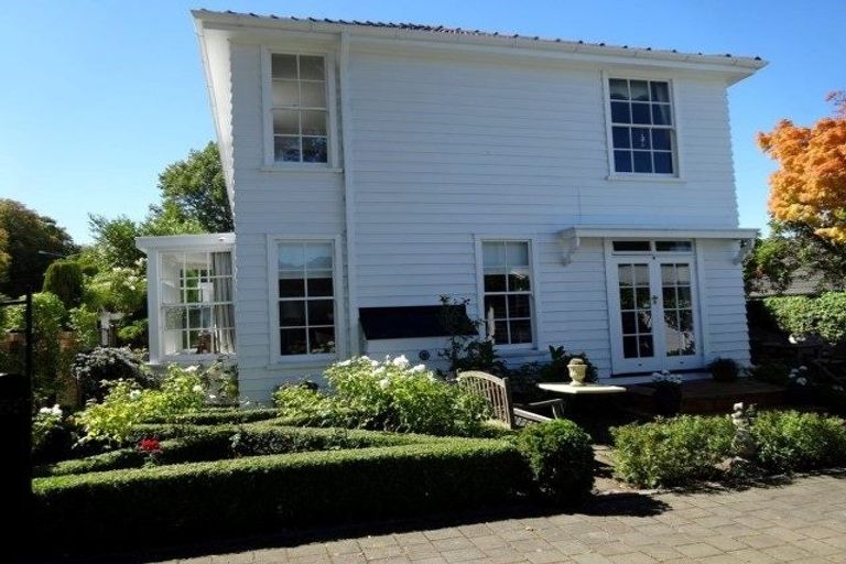 Photo of property in 1/165 Fendalton Road, Fendalton, Christchurch, 8052